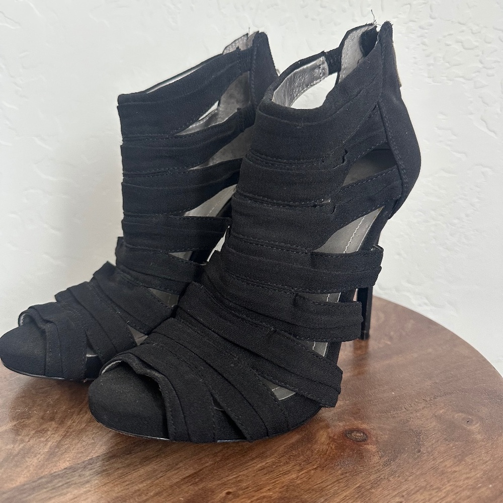 BCBG High Heel